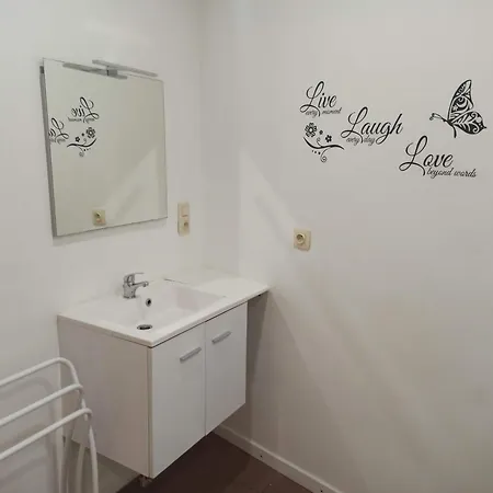 Loft Cosi A Proximite Du Centre Geographique Belge Apartmán *